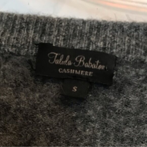 Aritzia Talula Babaton 100% Cashmere Cardigan Sweater Button up Crew Neck Grey S - Picture 5 of 15